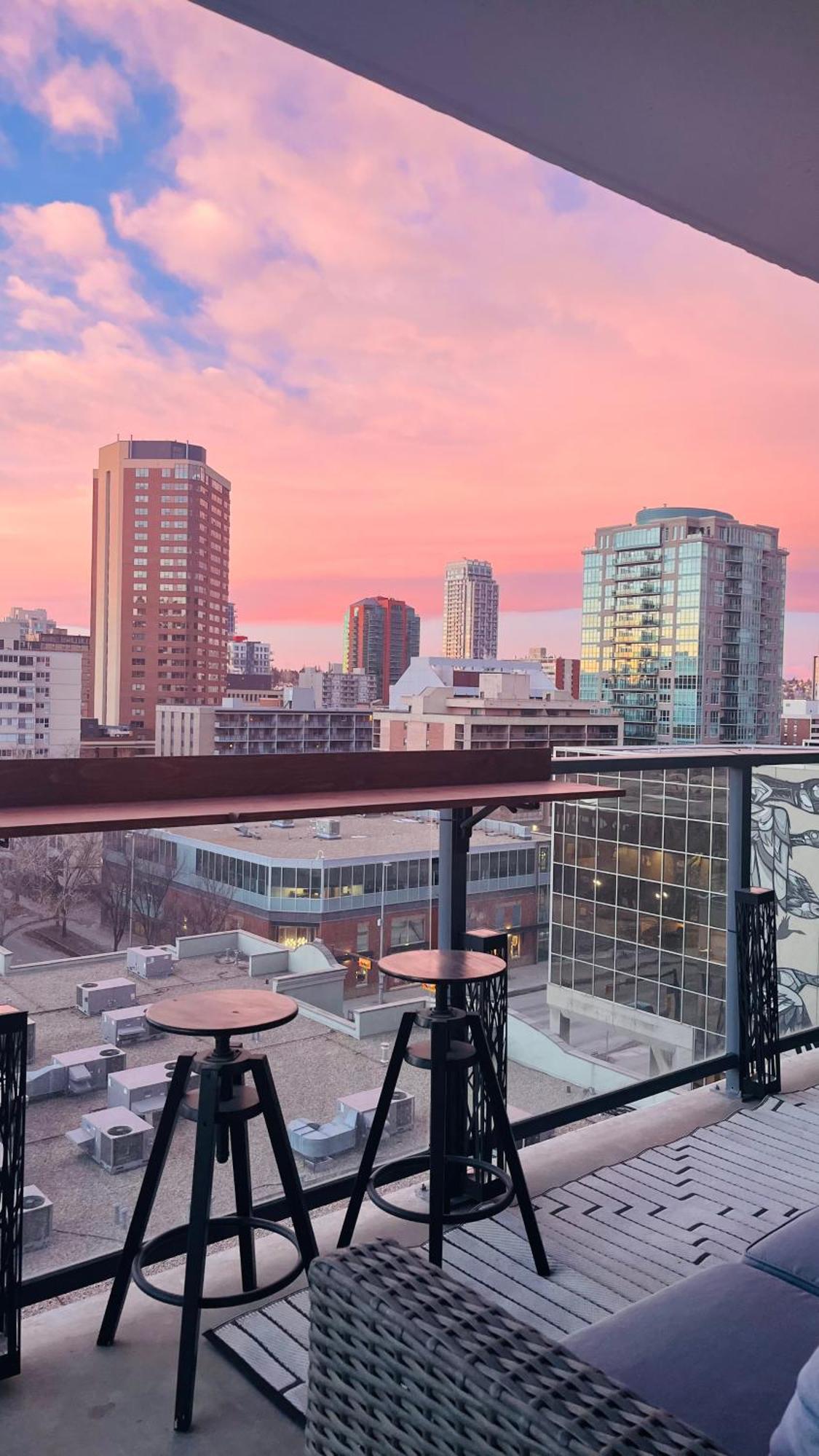 Luxury Dt, 2 Bedroom Deal, Private Balcony, Full Kitchen, Gym - Free Parking YYC Exterior foto