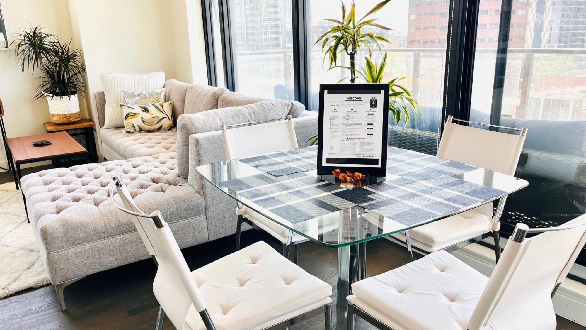 Luxury Dt, 2 Bedroom Deal, Private Balcony, Full Kitchen, Gym - Free Parking YYC Exterior foto