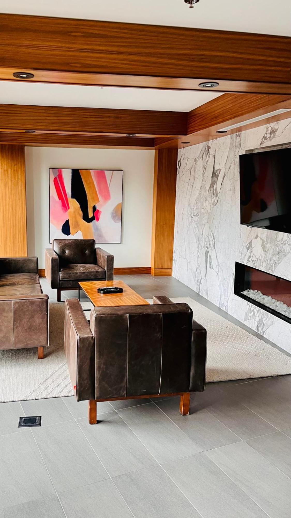Luxury Dt, 2 Bedroom Deal, Private Balcony, Full Kitchen, Gym - Free Parking YYC Exterior foto